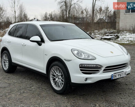 Белый Порше Каен, объемом двигателя 3 л и пробегом 195 тыс. км за 28700 $, фото 47 на Automoto.ua