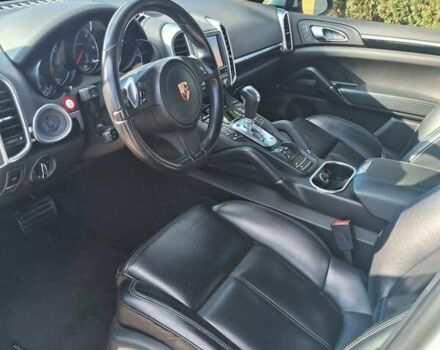 Белый Порше Каен, объемом двигателя 2.97 л и пробегом 194 тыс. км за 31700 $, фото 32 на Automoto.ua