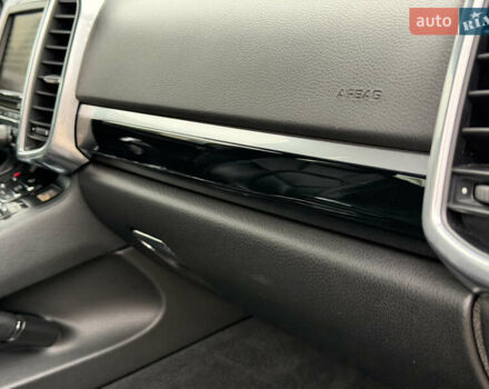 Белый Порше Каен, объемом двигателя 3 л и пробегом 195 тыс. км за 28700 $, фото 50 на Automoto.ua