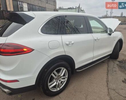 Белый Порше Каен, объемом двигателя 3 л и пробегом 155 тыс. км за 32000 $, фото 10 на Automoto.ua