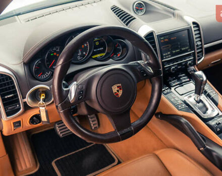 Порше Cayenne 2014 у Христиновке на Automoto.ua Білий Порше Cayenne, об'ємом двигуна 3 л та пробігом 199 тис. км за 26000 $, фото 15 на Automoto.ua