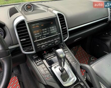 Білий Порше Cayenne, об'ємом двигуна 3 л та пробігом 192 тис. км за 23999 $, фото 37 на Automoto.ua