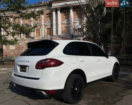Белый Порше Каен, объемом двигателя 3 л и пробегом 150 тыс. км за 21999 $, фото 7 на Automoto.ua