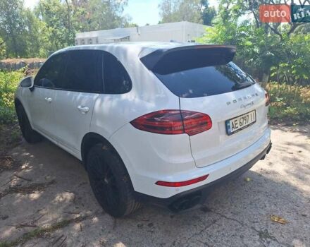 Белый Порше Каен, объемом двигателя 3.6 л и пробегом 150 тыс. км за 25500 $, фото 8 на Automoto.ua