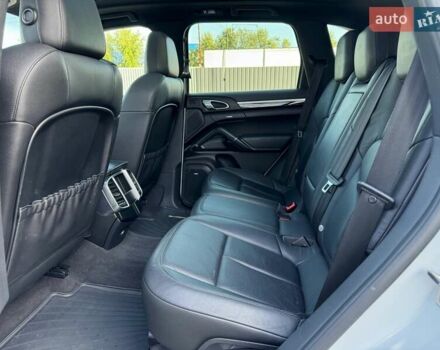 Белый Порше Каен, объемом двигателя 3 л и пробегом 238 тыс. км за 24500 $, фото 9 на Automoto.ua