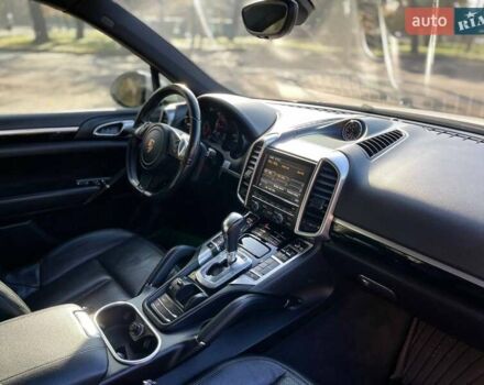 Белый Порше Каен, объемом двигателя 3 л и пробегом 150 тыс. км за 21999 $, фото 27 на Automoto.ua