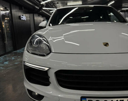 Белый Порше Каен, объемом двигателя 3.6 л и пробегом 130 тыс. км за 27500 $, фото 7 на Automoto.ua