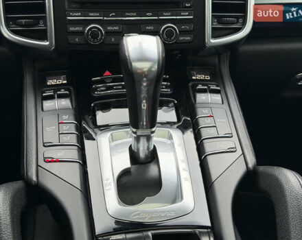 Белый Порше Каен, объемом двигателя 3 л и пробегом 195 тыс. км за 28700 $, фото 17 на Automoto.ua