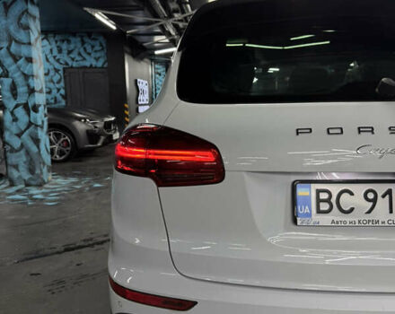 Белый Порше Каен, объемом двигателя 3.6 л и пробегом 130 тыс. км за 27500 $, фото 18 на Automoto.ua