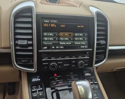 Белый Порше Каен, объемом двигателя 3 л и пробегом 155 тыс. км за 32000 $, фото 34 на Automoto.ua