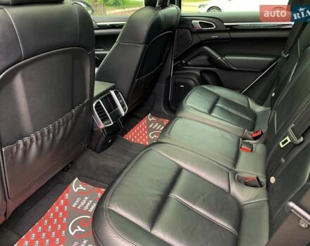 Білий Порше Cayenne, об'ємом двигуна 3 л та пробігом 192 тис. км за 23999 $, фото 40 на Automoto.ua