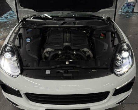 Белый Порше Каен, объемом двигателя 3.6 л и пробегом 130 тыс. км за 27500 $, фото 74 на Automoto.ua