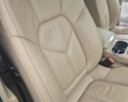 Белый Порше Каен, объемом двигателя 3 л и пробегом 155 тыс. км за 32000 $, фото 24 на Automoto.ua