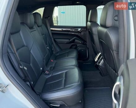 Белый Порше Каен, объемом двигателя 3 л и пробегом 238 тыс. км за 24500 $, фото 11 на Automoto.ua