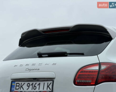 Белый Порше Каен, объемом двигателя 3 л и пробегом 195 тыс. км за 28700 $, фото 5 на Automoto.ua