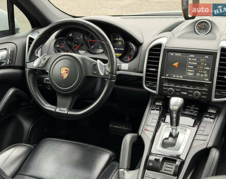 Белый Порше Каен, объемом двигателя 3 л и пробегом 195 тыс. км за 28700 $, фото 11 на Automoto.ua