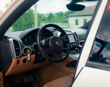 Порше Cayenne 2014 у Христиновке на Automoto.ua Білий Порше Cayenne, об'ємом двигуна 3 л та пробігом 199 тис. км за 26000 $, фото 14 на Automoto.ua