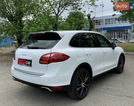 Білий Порше Cayenne, об'ємом двигуна 3 л та пробігом 192 тис. км за 23999 $, фото 20 на Automoto.ua