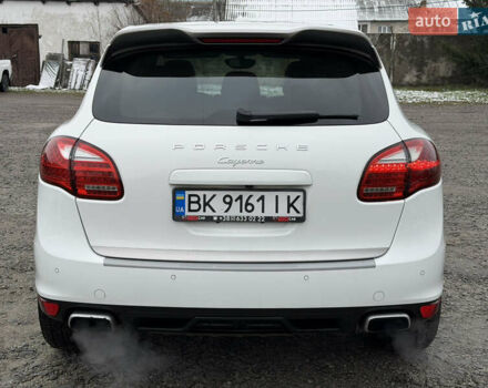 Белый Порше Каен, объемом двигателя 3 л и пробегом 195 тыс. км за 28700 $, фото 35 на Automoto.ua