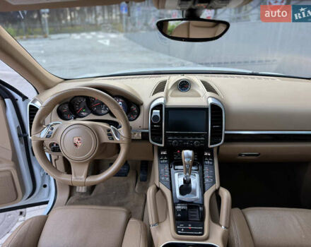 Белый Порше Каен, объемом двигателя 3.6 л и пробегом 190 тыс. км за 23500 $, фото 15 на Automoto.ua