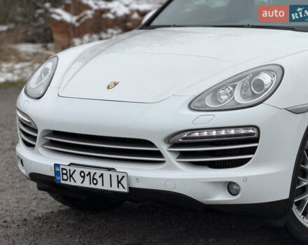 Белый Порше Каен, объемом двигателя 3 л и пробегом 195 тыс. км за 28700 $, фото 1 на Automoto.ua