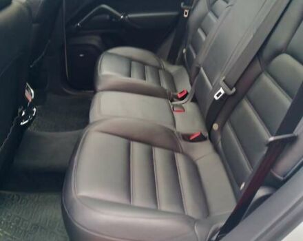 Белый Порше Каен, объемом двигателя 4.81 л и пробегом 62 тыс. км за 34500 $, фото 9 на Automoto.ua