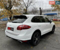Білий Порше Cayenne, об'ємом двигуна 3 л та пробігом 189 тис. км за 23300 $, фото 24 на Automoto.ua