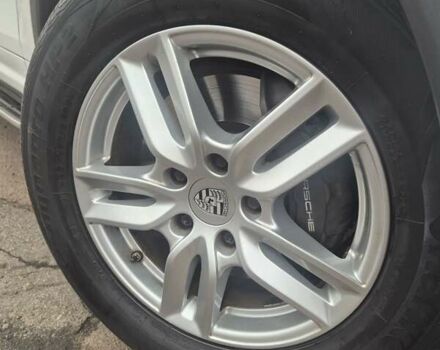 Белый Порше Каен, объемом двигателя 3 л и пробегом 155 тыс. км за 32000 $, фото 22 на Automoto.ua