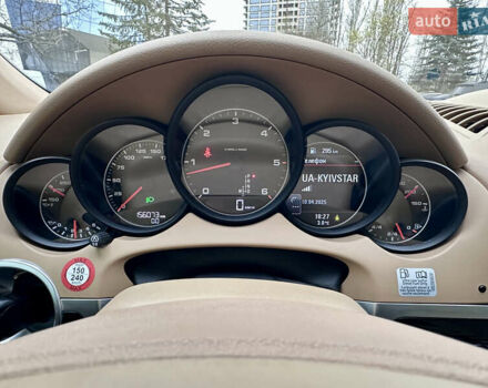 Белый Порше Каен, объемом двигателя 2.97 л и пробегом 156 тыс. км за 29500 $, фото 10 на Automoto.ua