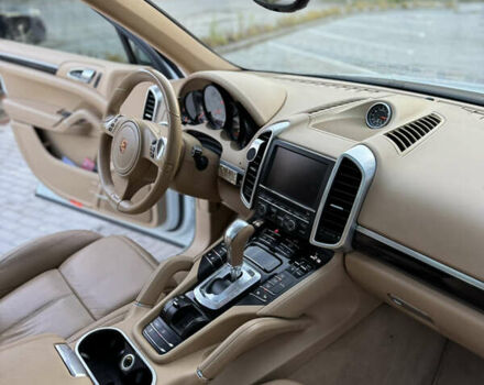 Белый Порше Каен, объемом двигателя 3.6 л и пробегом 190 тыс. км за 23500 $, фото 12 на Automoto.ua