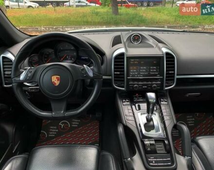 Білий Порше Cayenne, об'ємом двигуна 3 л та пробігом 192 тис. км за 23999 $, фото 29 на Automoto.ua