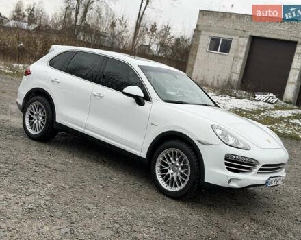 Белый Порше Каен, объемом двигателя 3 л и пробегом 195 тыс. км за 28700 $, фото 46 на Automoto.ua