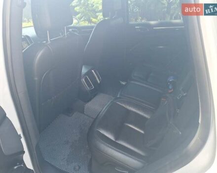 Белый Порше Каен, объемом двигателя 3.6 л и пробегом 150 тыс. км за 25500 $, фото 15 на Automoto.ua