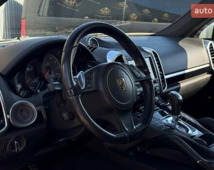 Белый Порше Каен, объемом двигателя 3 л и пробегом 238 тыс. км за 24500 $, фото 6 на Automoto.ua