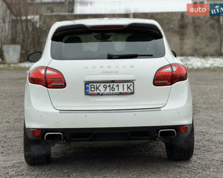 Белый Порше Каен, объемом двигателя 3 л и пробегом 195 тыс. км за 28700 $, фото 2 на Automoto.ua