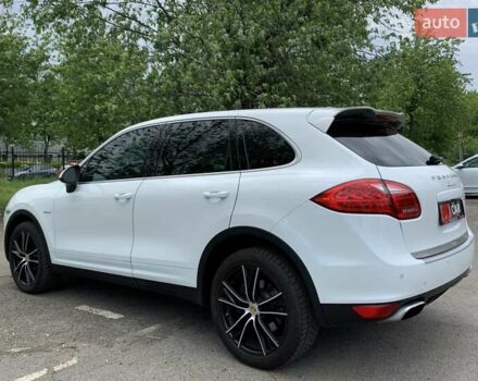 Білий Порше Cayenne, об'ємом двигуна 3 л та пробігом 192 тис. км за 23999 $, фото 15 на Automoto.ua