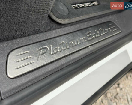 Белый Порше Каен, объемом двигателя 3 л и пробегом 195 тыс. км за 28700 $, фото 10 на Automoto.ua