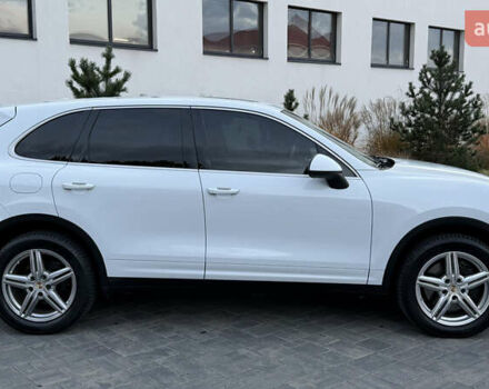 Белый Порше Каен, объемом двигателя 3 л и пробегом 187 тыс. км за 22400 $, фото 57 на Automoto.ua