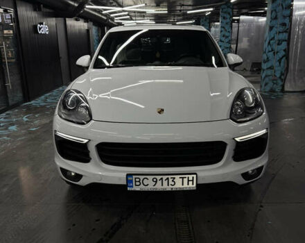 Белый Порше Каен, объемом двигателя 3.6 л и пробегом 130 тыс. км за 27500 $, фото 1 на Automoto.ua