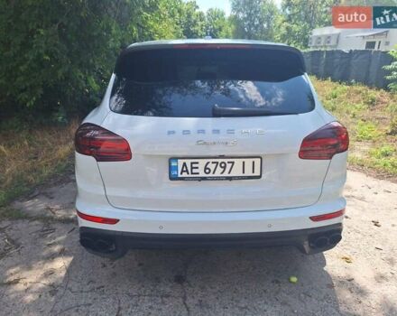 Белый Порше Каен, объемом двигателя 3.6 л и пробегом 150 тыс. км за 25500 $, фото 2 на Automoto.ua