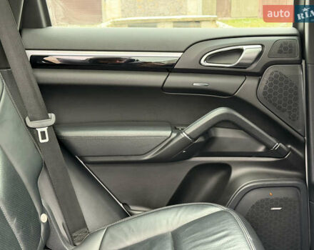 Белый Порше Каен, объемом двигателя 3 л и пробегом 195 тыс. км за 28700 $, фото 29 на Automoto.ua