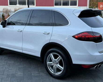 Белый Порше Каен, объемом двигателя 3 л и пробегом 187 тыс. км за 22400 $, фото 3 на Automoto.ua