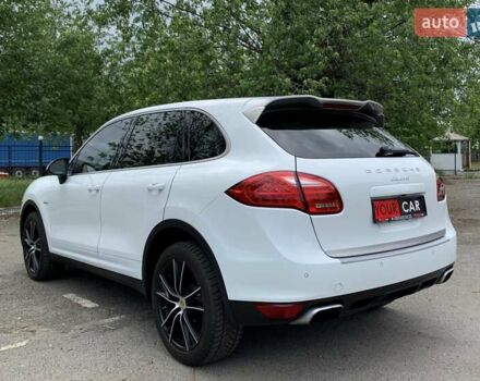 Білий Порше Cayenne, об'ємом двигуна 3 л та пробігом 192 тис. км за 23999 $, фото 16 на Automoto.ua