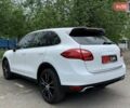 Білий Порше Cayenne, об'ємом двигуна 3 л та пробігом 192 тис. км за 23999 $, фото 16 на Automoto.ua