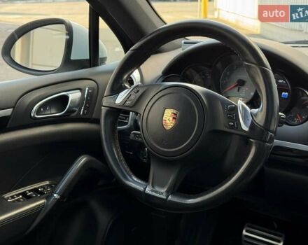 Белый Порше Каен, объемом двигателя 3 л и пробегом 238 тыс. км за 24500 $, фото 13 на Automoto.ua