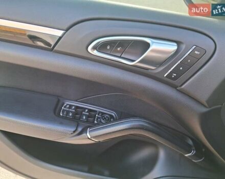 Белый Порше Каен, объемом двигателя 2.97 л и пробегом 194 тыс. км за 31700 $, фото 51 на Automoto.ua