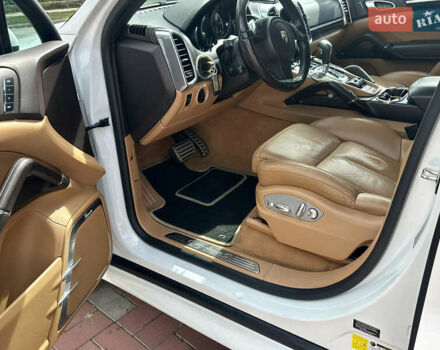 Порше Cayenne 2014 у Христиновке на Automoto.ua Білий Порше Cayenne, об'ємом двигуна 3 л та пробігом 199 тис. км за 26000 $, фото 23 на Automoto.ua