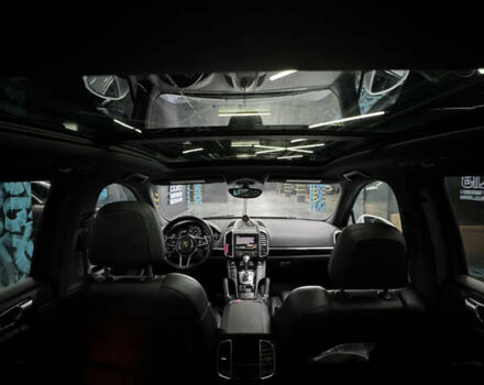 Белый Порше Каен, объемом двигателя 3.6 л и пробегом 130 тыс. км за 27500 $, фото 60 на Automoto.ua