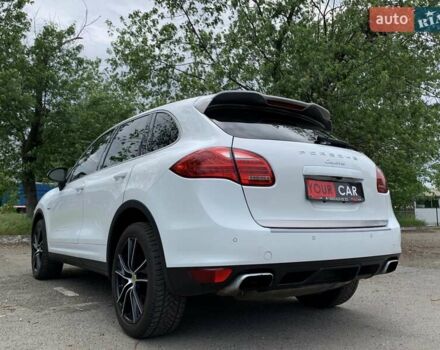 Білий Порше Cayenne, об'ємом двигуна 3 л та пробігом 192 тис. км за 23999 $, фото 17 на Automoto.ua