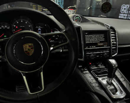 Белый Порше Каен, объемом двигателя 3.6 л и пробегом 130 тыс. км за 27500 $, фото 46 на Automoto.ua